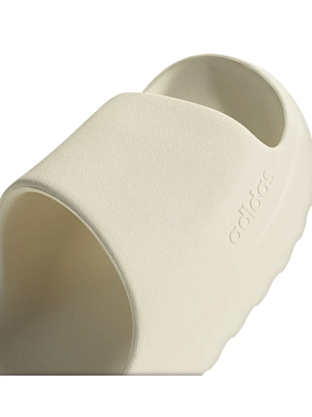 Adilette Lumia