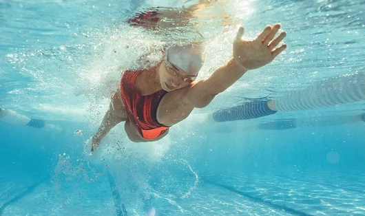 Quelle nage pratiquer en natation selon son niveau et ses objectifs ?