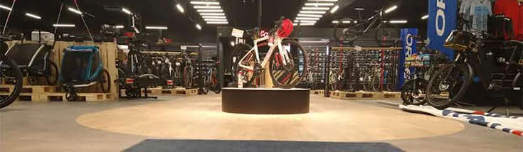 Intérieur du magasin MONDOVELO GRENOBLE CROLLES