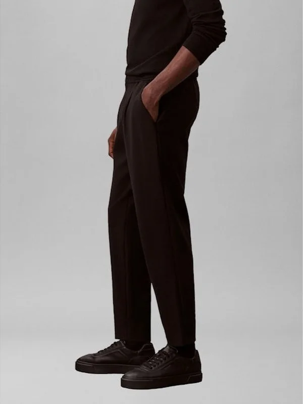 Slim Tapered Knit Pleated Pant