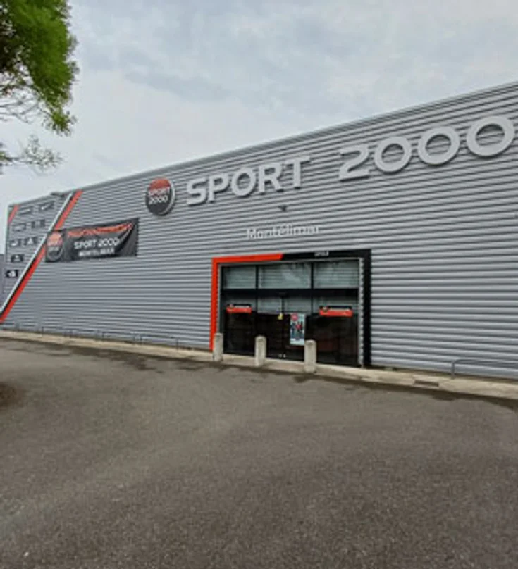 Extérieur du magasin SPORT 2000 MONTELIMAR