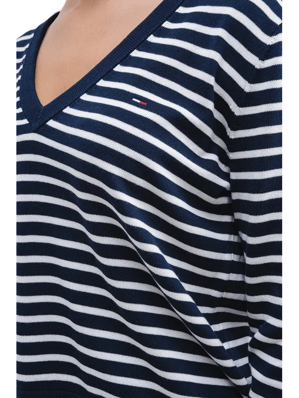 Essential Vneck