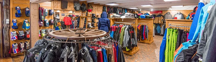 Intérieur du magasin SPORT 2000 VARS LA CHARPENTERIE SPORTS