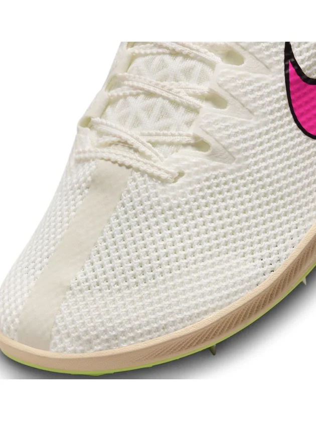 Zoom Rival Distance