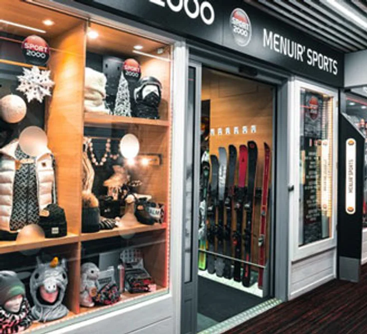 Extérieur du magasin SPORT 2000 LES MENUIRES MENUIR'SPORTS