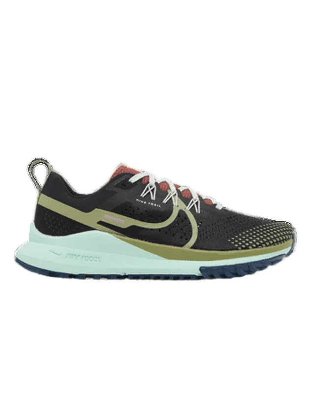 React Pegasus Trail 4