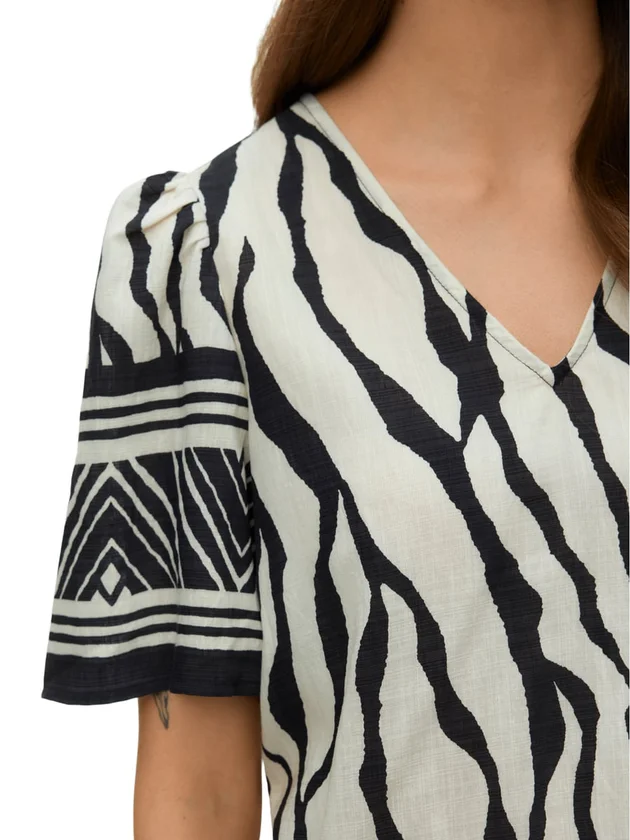 Kamille 2/4 V Neck Top Wvn Btq Be
