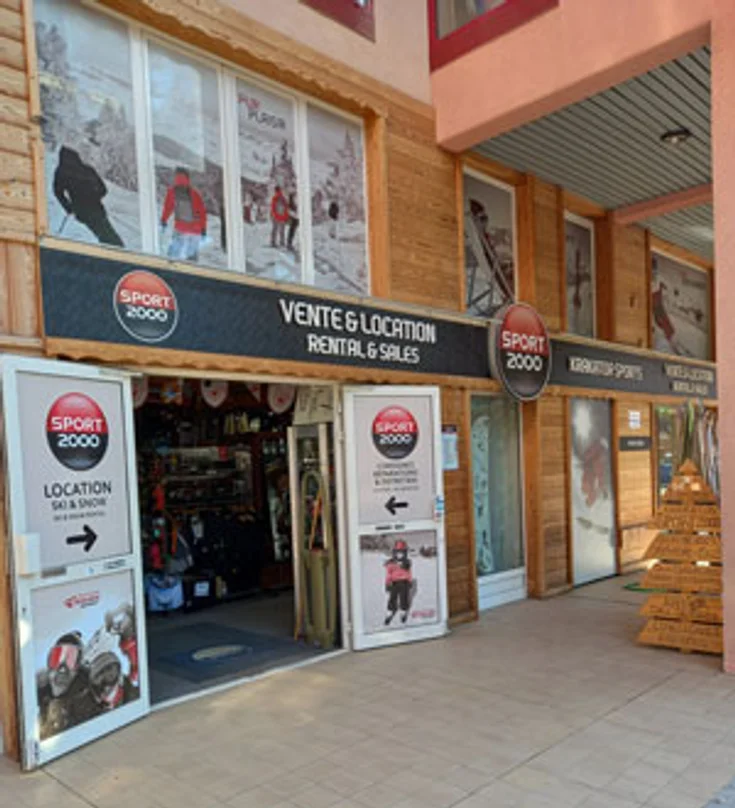Extérieur du magasin SPORT 2000 SERRE CHEVALIER BRIANCON KRAKATOA
