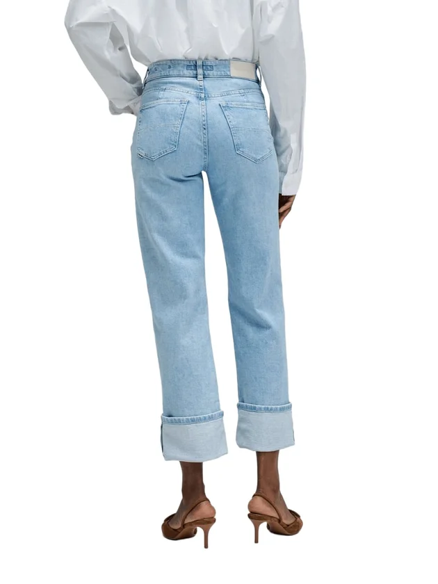 True Straight Basic