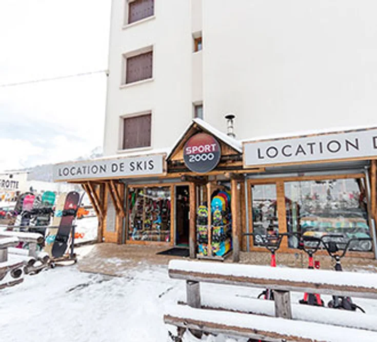 Extérieur du magasin SPORT 2000 SERRE CHEVALIER VILLENEUVE SPORT'S MOUNTAIN