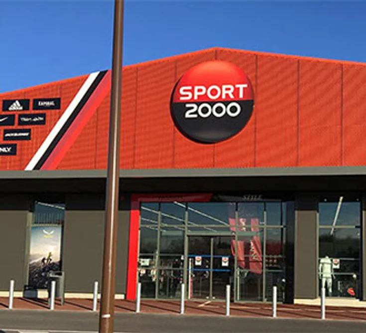 Extérieur du magasin SPORT 2000 THUIR