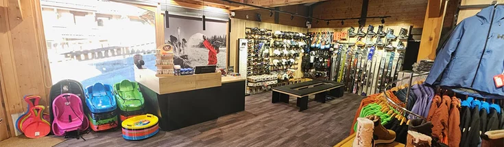 Intérieur du magasin SPORT 2000 LES CONTAMINES MONTJOIE MOUNTAIN SHOP BY CUBY