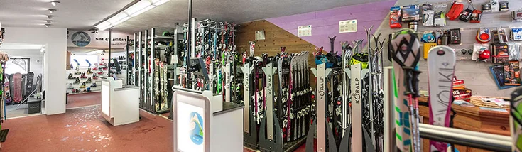 Intérieur du magasin SPORT 2000 PRALOGNAN LA VANOISE ROLLAND SPORT (ESPACE MONTAGNE)