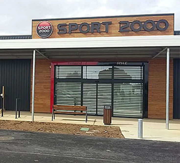 Extérieur du magasin SPORT 2000 BIAS