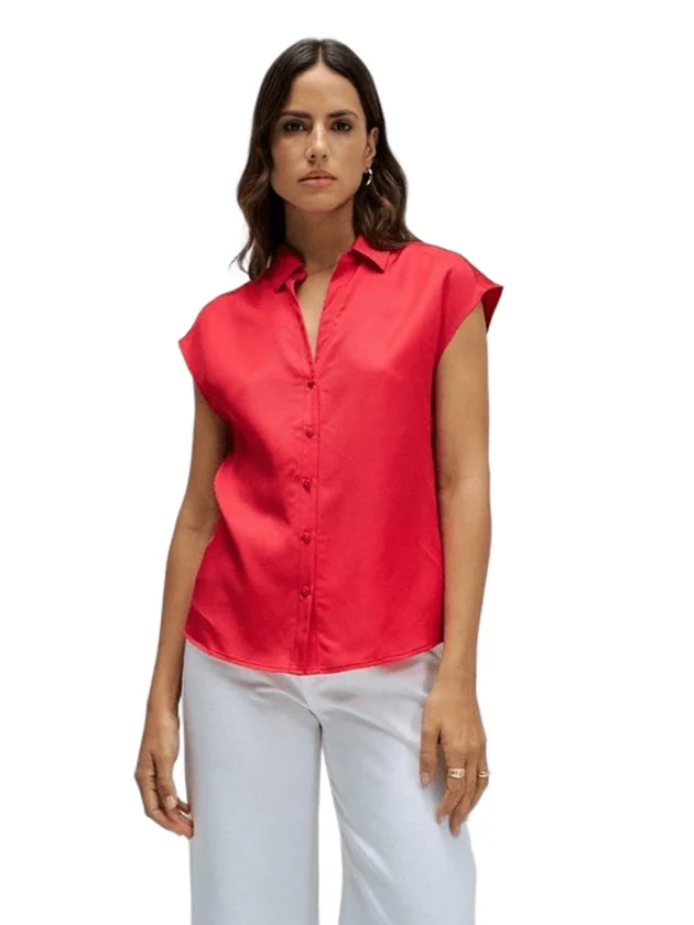 Basic Sleeveless Shirt