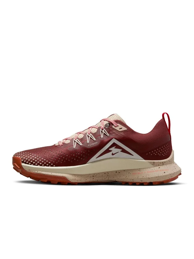 React Pegasus Trail 4