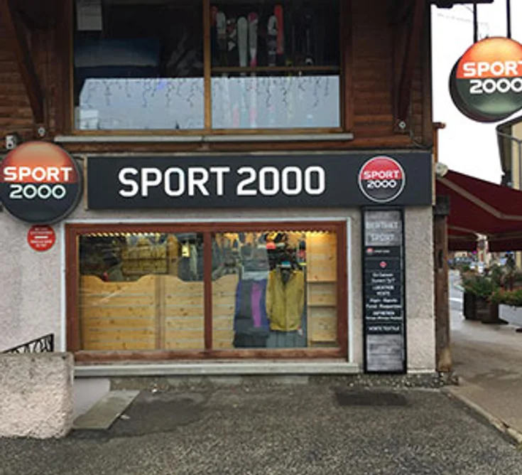 Extérieur du magasin SPORT 2000 LES ROUSSES BERTHET SPORTS