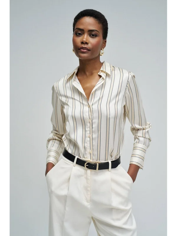 Basic Shirt Front Button Up Closure