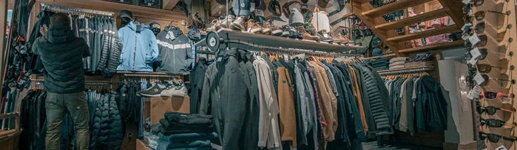 Intérieur du magasin SPORT 2000 AURON ADVENTMOUNT