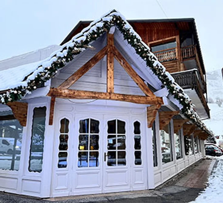 Extérieur du magasin SPORT 2000 LES DEUX ALPES MILOU SPORTS