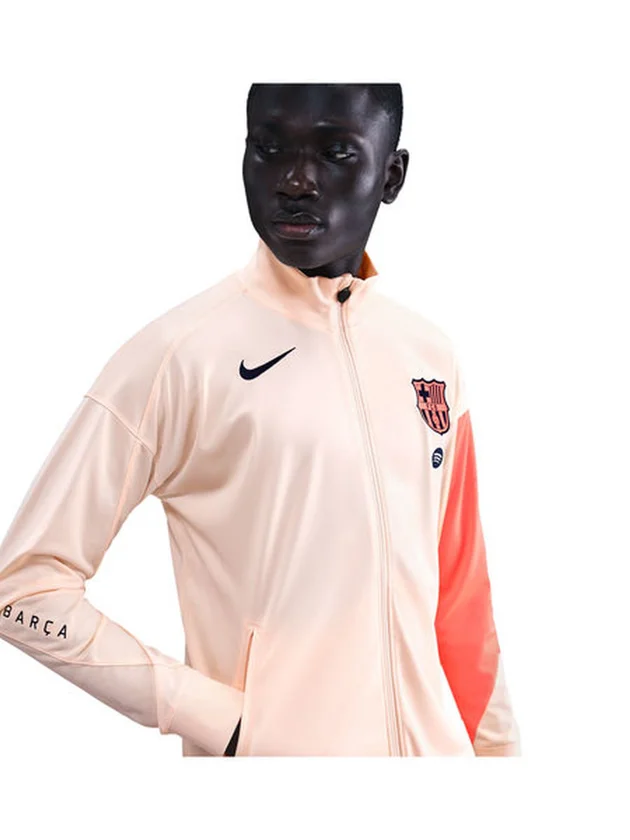 Barcelone Strike Third