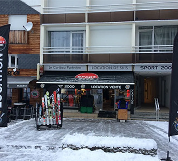 Extérieur du magasin SPORT 2000 GOURETTE LE CARIBOU PYRENEEN
