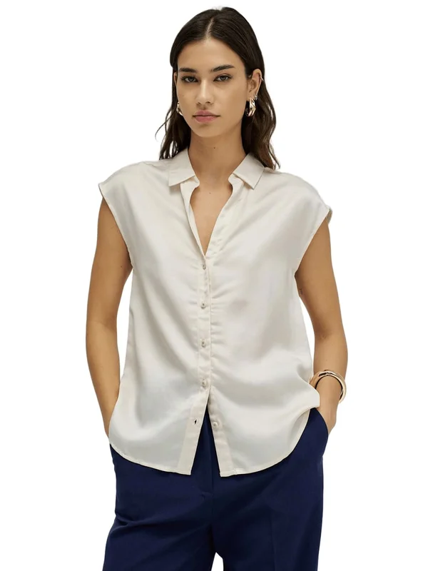 Basic Sleeveless Shirt