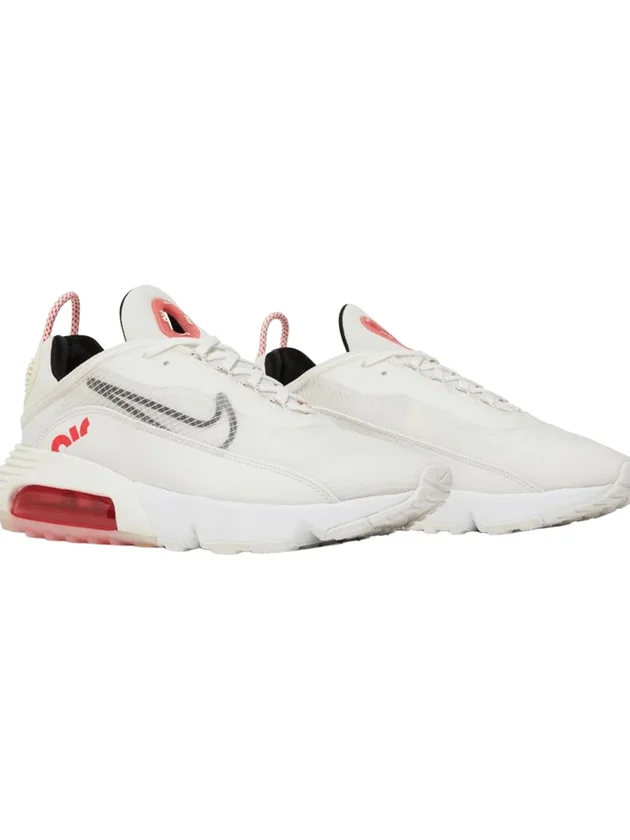Chaussures femme Nike Air Max 2090 blanches tendance et confortables
