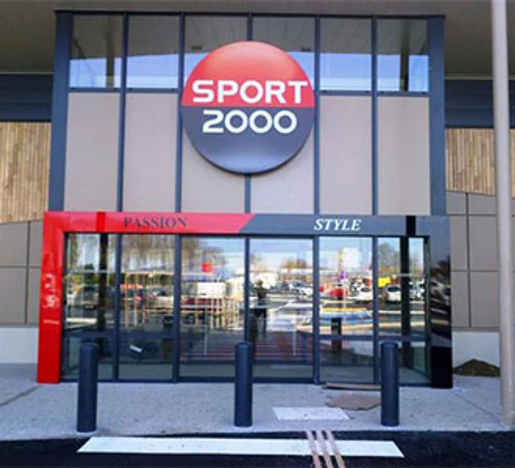 Extérieur du magasin SPORT 2000 NERAC
