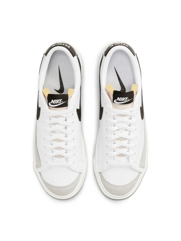 Blazer Low 77