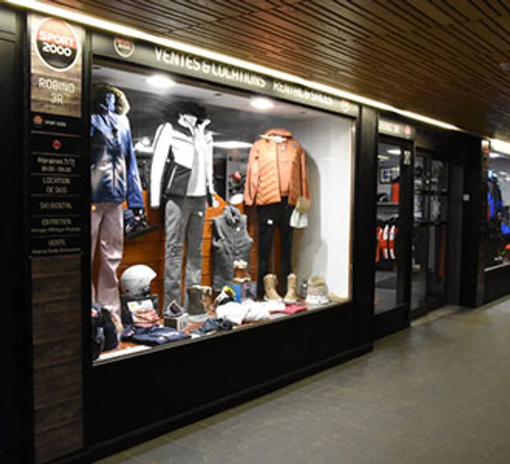 Extérieur du magasin SPORT 2000 LA PLAGNE CENTRE ROBINO 3R