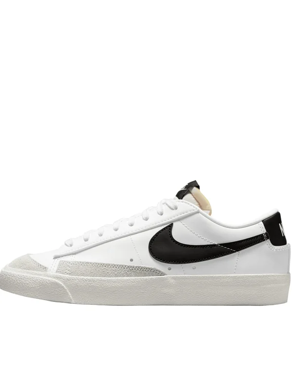 Blazer Low 77