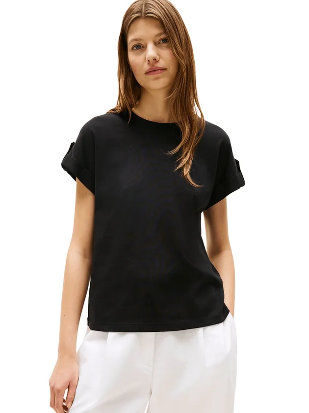 Gold Button Mdrn C Nk Ss Tee