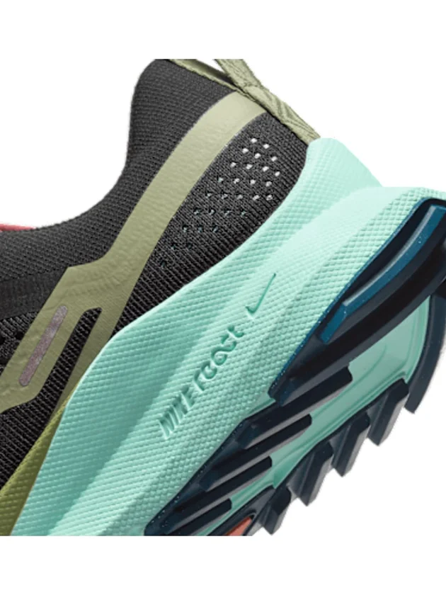 React Pegasus Trail 4