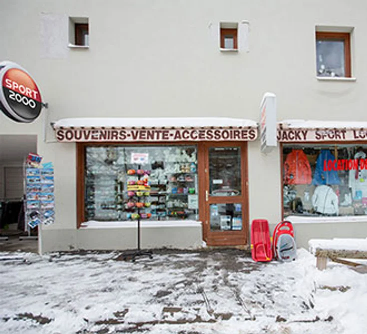Extérieur du magasin SPORT 2000 VALMEINIER 1500 JACKY SPORTS