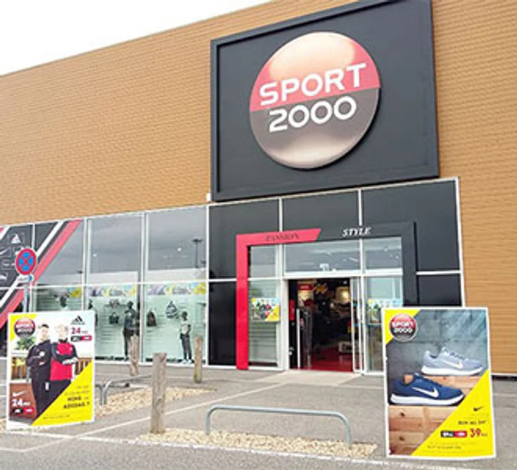 Extérieur du magasin SPORT 2000 PINEUILH