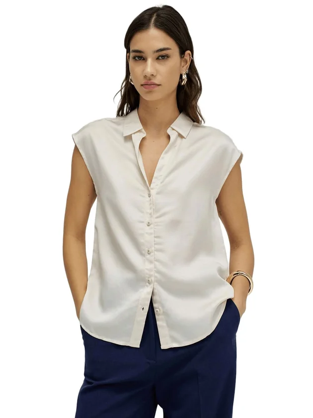 Basic Sleeveless Shirt