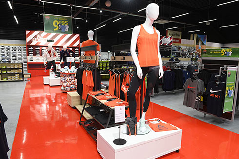 Intérieur d'un magasin Sport 2000