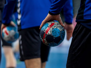Comment bien s’équiper pour le handball ?