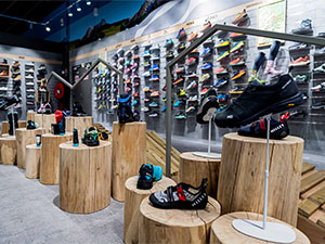Intérieur d'un magasin Espace Montagne