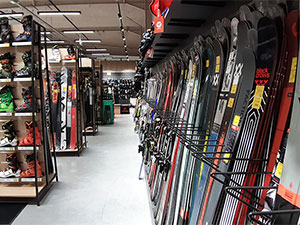 Intérieur d'un magasin Espace Montagne