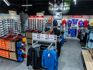 Intérieur d'un magasin Sport 2000