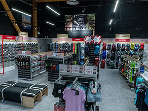 Intérieur d'un magasin Sport 2000